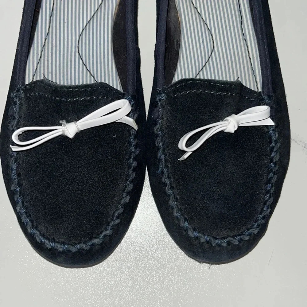 LANDS End Women’s Sz 6.5 Navy Blue loafer. Like new!! - Picture 3 of 6